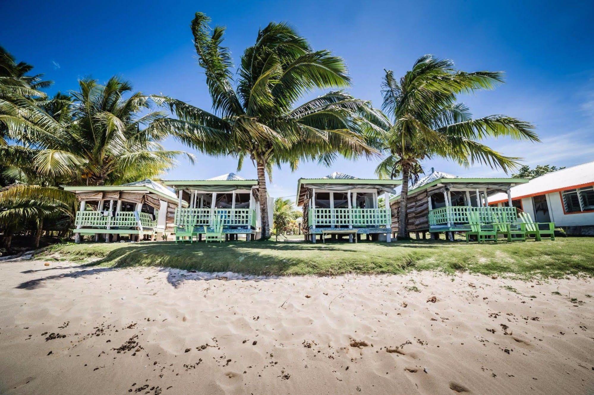 Tailua Beach Fales Manase Exterior foto